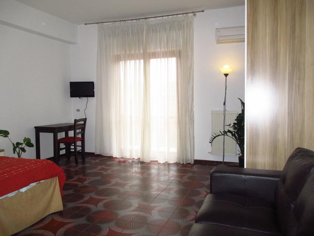Residenza Paola Hotel ปาแลร์โม ภายนอก รูปภาพ